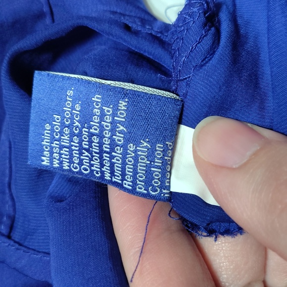 Apt. 9 Cobalt Blue Silky Flowy Blouse with Gold Hardware Size XL - Picture 4 of 9